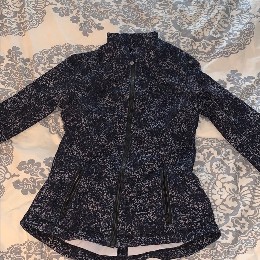 Lululemon zip up. Worn once.